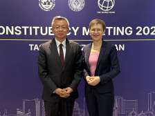 Bo Li, Deputy Managing Director of the IMF, and Brigitte Haas, Head of Government, at the meeting of the Swiss IMF Voting Group in Uzbekistan.